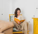How to set up a reading corner? Discover 4 essential steps