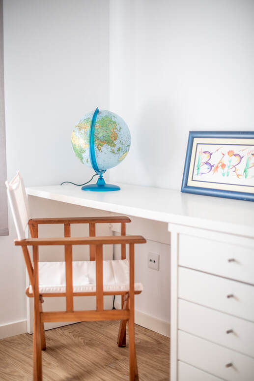 girl's bedroom secretary