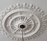 Polystyrene ceiling roses: How we choose them for greater effect